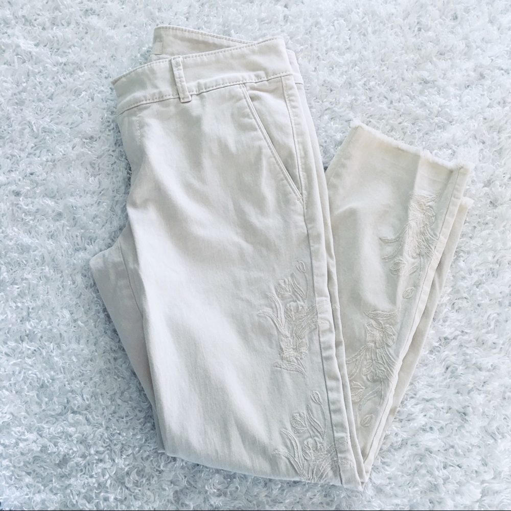 🍍Loft | Pants with embroidery detail. Size 2